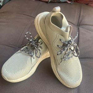 Columbia hiking shoes